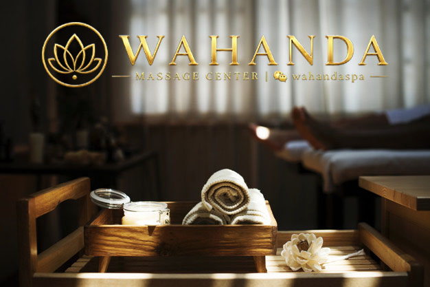 Wahanda 品牌圖片:SPA 房間、毛巾與花卉擺設